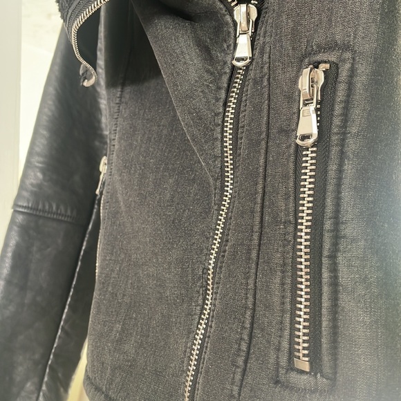 Blank NYC great moto jacket with faux leather arms and cool design - Picture 3 of 5
